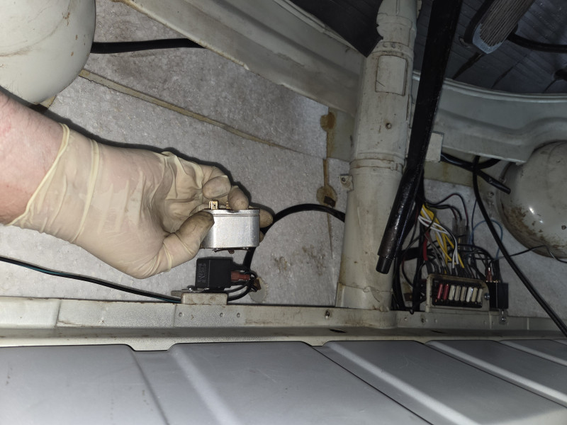 The 4way relay was marked 6v so I installed a standard 12v 5 pin Bosch relay in its place.