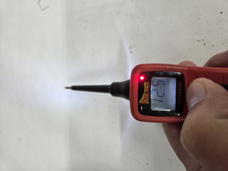 PP showing circuit voltage.