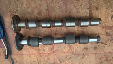 WP_20160601_18_45_37_Pro.jpg (663.43 KiB) Viewed 1782 times The camshaft got rounded in no time. Here it is next to a new one for comparison