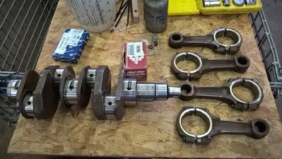 WP_20160601_18_43_15_Pro.jpg (623.07 KiB) Viewed 2136 times while Mike gives me a crash course on cross drilled oil passages
